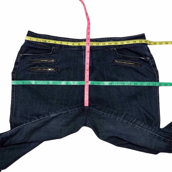 Roz & Ali Zipper Detailed Jeans - Picture 8 of 10